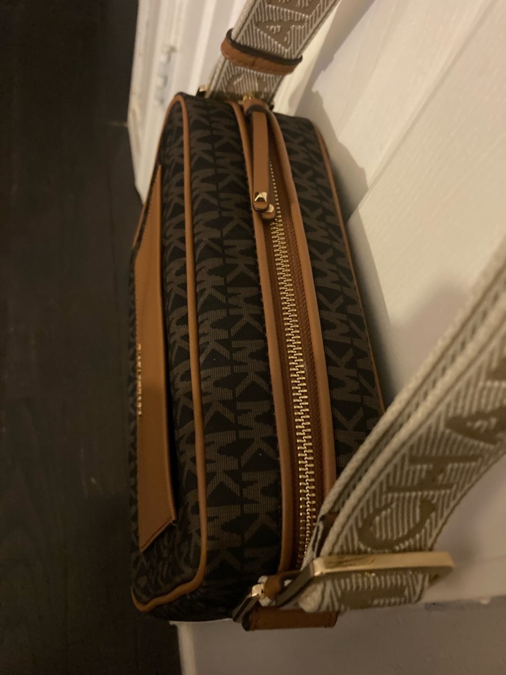 Michael Kors Brown and Tan MK Signature Logo design bag NWOT - Picture 3 of 7